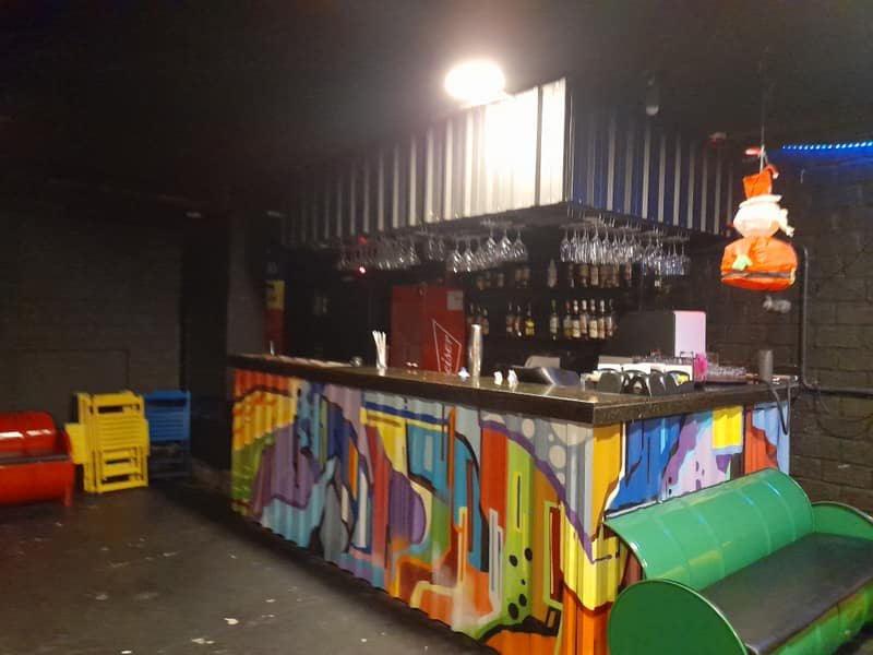 Segundo bar grafitado